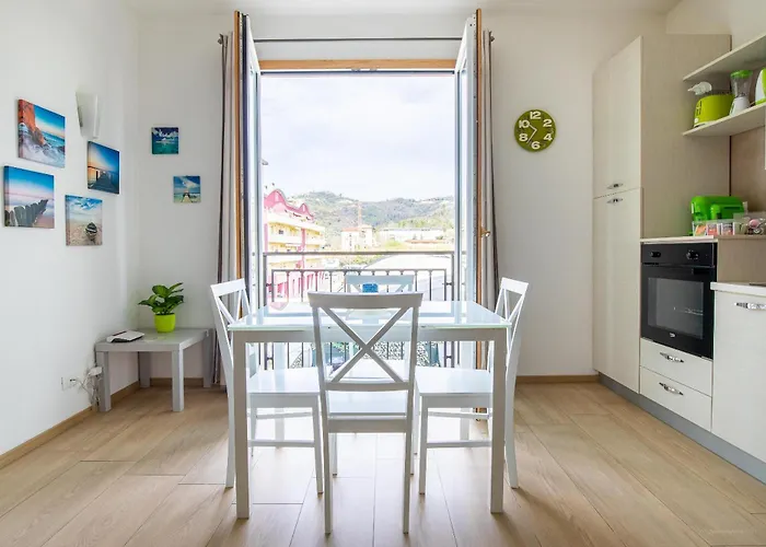 Orizzonte 5 Terre - Via Lunigiana 221 - Stazione Migliarina, Interno 19 * La Spezia